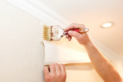 Pose de papier peint à Soucieu-en-Jarrest — revêtements muraux et toiles de verre